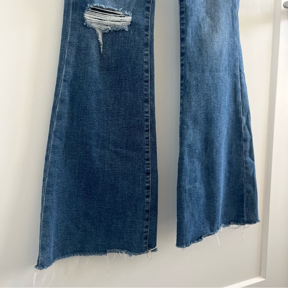 Express Flared High Rise Jeans - Picture 3 of 6